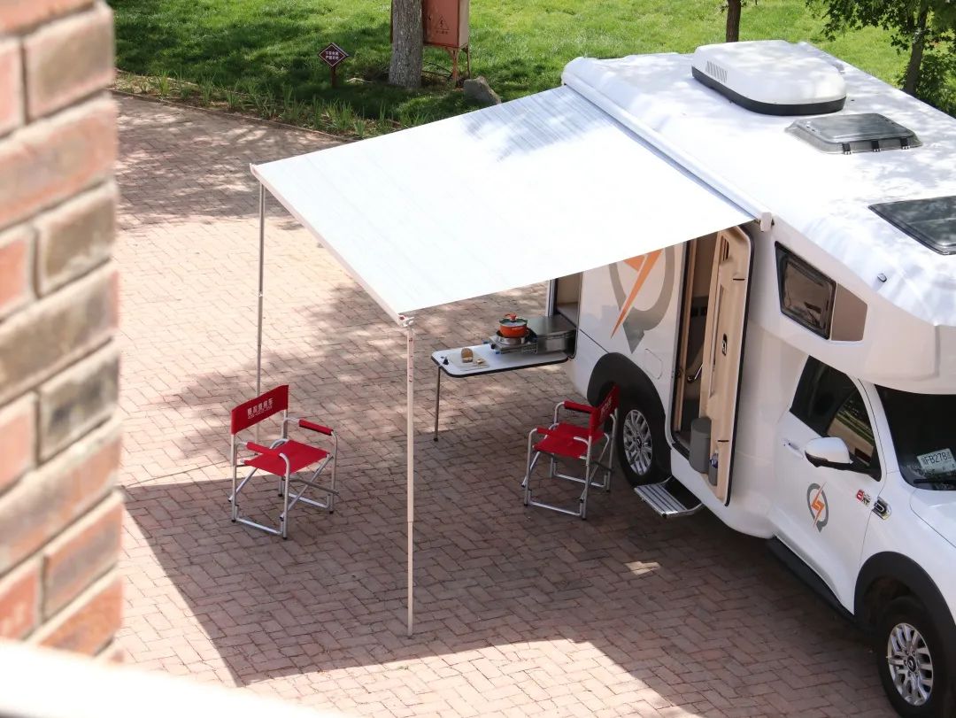 想買(mǎi)輛房車(chē)環(huán)游中國(guó)，該選B型還是C型？