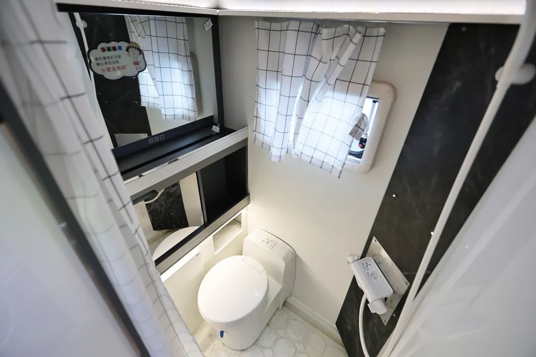 想買(mǎi)輛房車(chē)環(huán)游中國(guó)，該選B型還是C型？