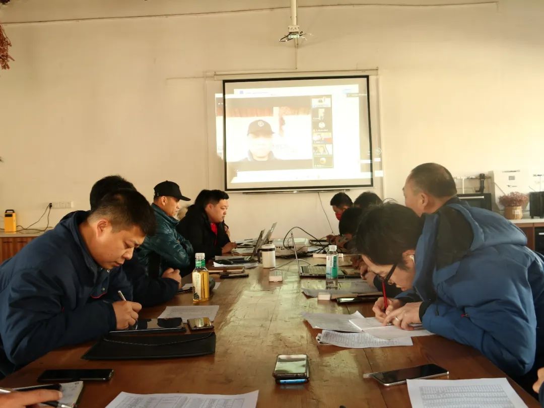 以用戶為中心，覽眾房車高管與用戶在線懇談